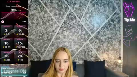 Lia Roberts online show from July 16, 6:41 pm