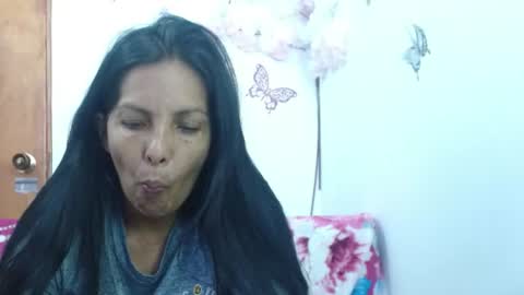 libelula_clark online show from June 13, 9:01 pm