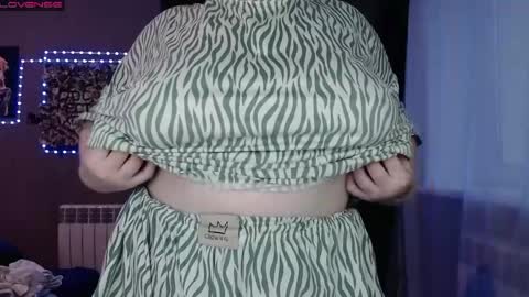 light_lunaa online show from May 17, 2:18 pm