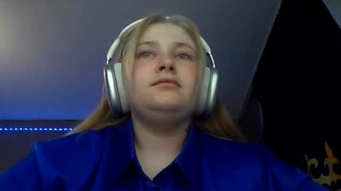 light_lunaa online show from June 28, 3:15 pm
