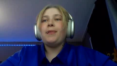 light_lunaa online show from June 28, 6:11 pm