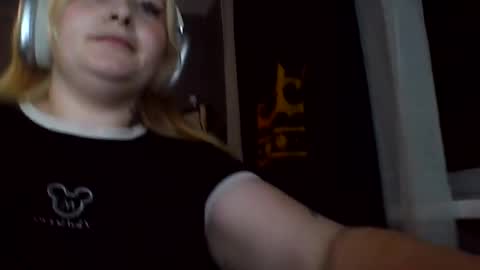 light_lunaa online show from July 15, 6:20 pm