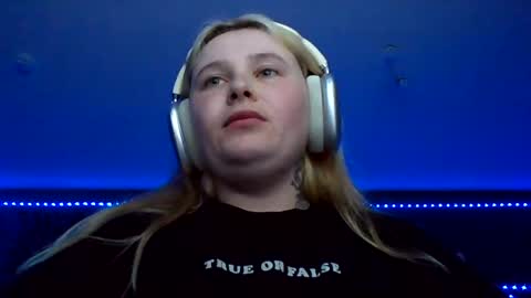 light_lunaa online show from August 7, 4:07 pm