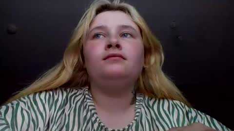 light_lunaa online show from August 9, 4:19 pm
