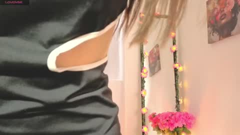 liiaa online show from July 23, 3:47 pm