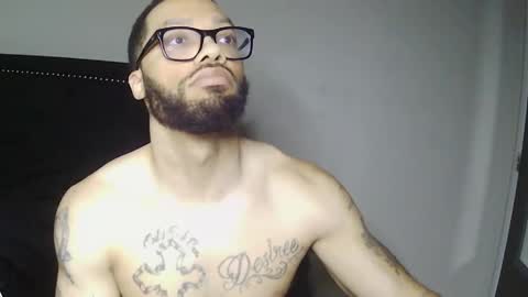 liightskinlover online show from April 13, 4:43 pm