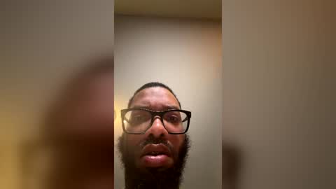 liightskinlover online show from June 20, 1:33 pm