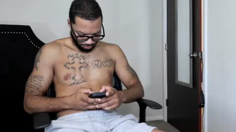 liightskinlover online show from August 18, 2:34 pm