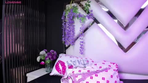 liinzy_rouse online show from August 1, 6:14 pm