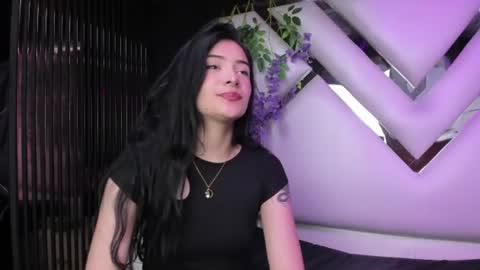 liinzy_rouse online show from August 14, 3:37 pm