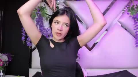 liinzy_rouse online show from August 14, 10:57 pm