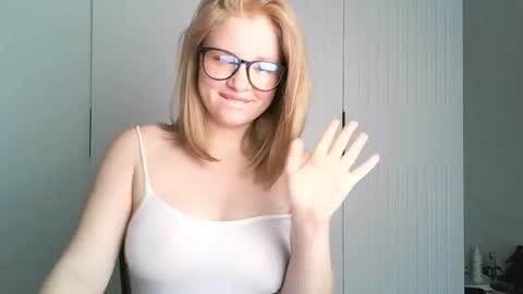 Anna and Bella online show from August 2, 5:14 am