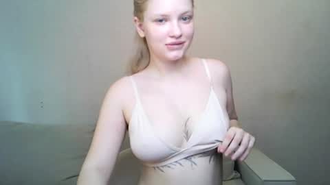 Anna and Bella online show from August 6, 7:18 am