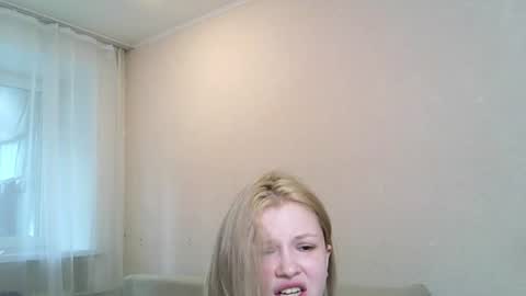 Anna and Bella online show from August 14, 5:11 am