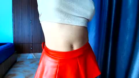 Mia online show from July 28, 6:08 am