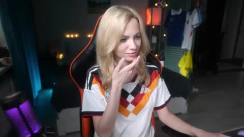 Ilona 3 online show from June 24, 6:21 pm