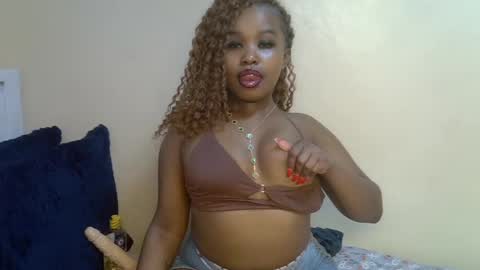 lil__cupcake online show from August 12, 10:17 am