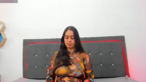 Lil Auroa  online show from August 5, 7:01 pm