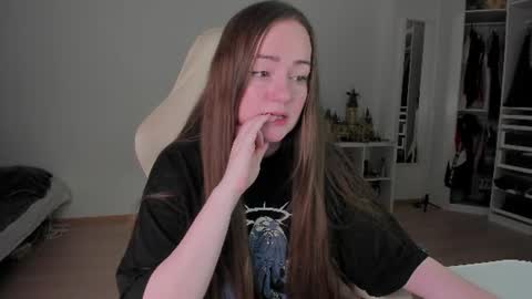 Lil 3 online show from July 7, 7:07 pm