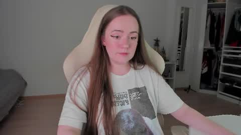Lil 3 online show from July 17, 5:24 pm