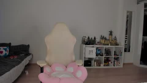 Lil 3 online show from September 6, 2:56 pm