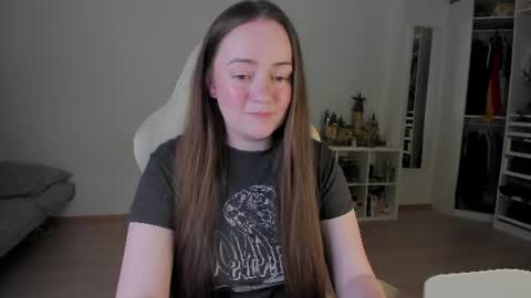 Lil 3 online show from September 8, 6:04 pm