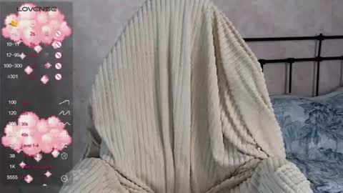 little moon online show from August 8, 2:06 pm