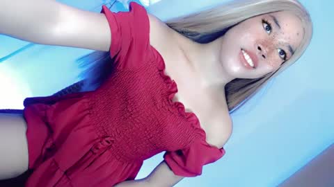 lil_trixxy online show from August 2, 4:30 am