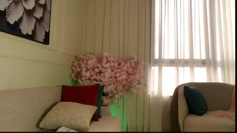 vivie online show from June 30, 9:43 am