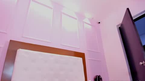  LILA  online show from August 7, 10:54 pm