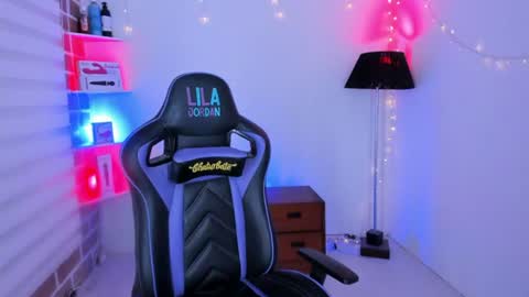Lila Jordan online show from August 15, 1:09 am