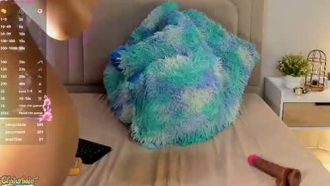 lila bailey  online show from August 14, 6:28 am