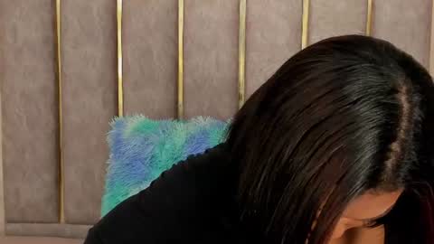 lila bailey  online show from August 15, 1:53 am