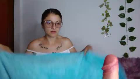 Valeri Villalobos  IG villa lobosvaleri online show from August 7, 9:20 am