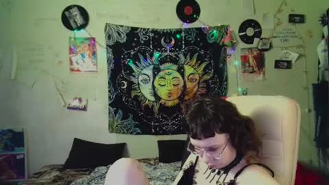 Lil online show from July 10, 1:17 pm