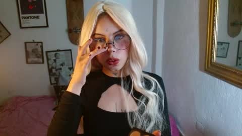 lilfoxxi online show from June 24, 9:11 am