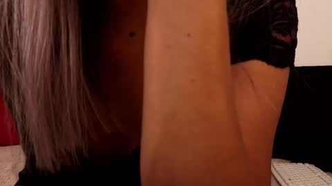 Andreea online show from July 30, 10:27 pm