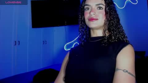 lili_evanss online show from July 25, 3:49 pm
