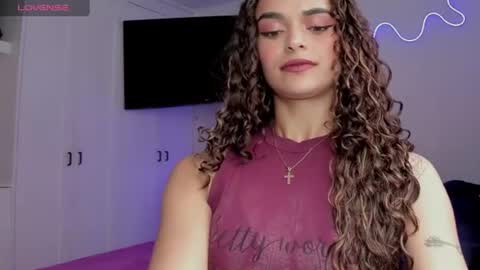 lili_evanss online show from July 28, 2:56 pm