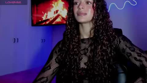 lili_evanss online show from July 30, 2:46 pm