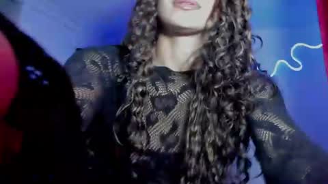 lili_evanss online show from July 30, 8:15 pm