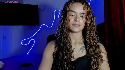lili_evanss online show from August 3, 5:20 pm