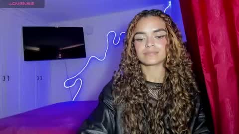 lili_evanss online show from August 12, 7:27 pm