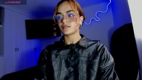 lili_evanss online show from August 15, 8:02 pm