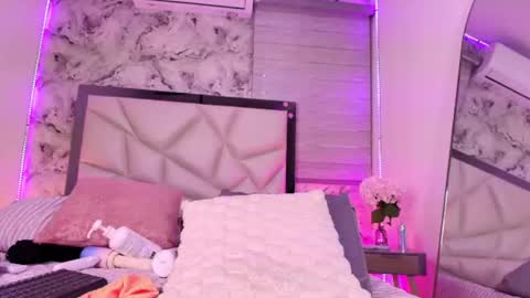 Lily online show from August 10, 3:13 pm