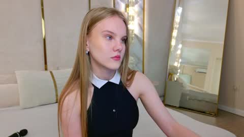 lili_lohan online show from August 6, 5:17 am