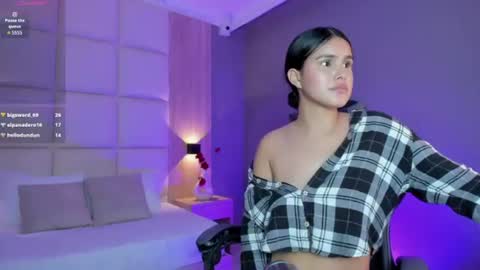 L I L I online show from August 12, 7:38 pm