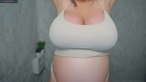 Lilia online show from August 14, 1:04 pm
