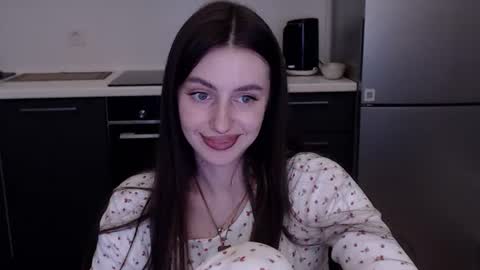 Lilu online show from August 3, 9:55 pm