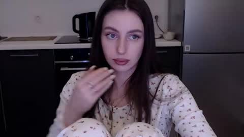 Lilu online show from August 4, 1:13 am